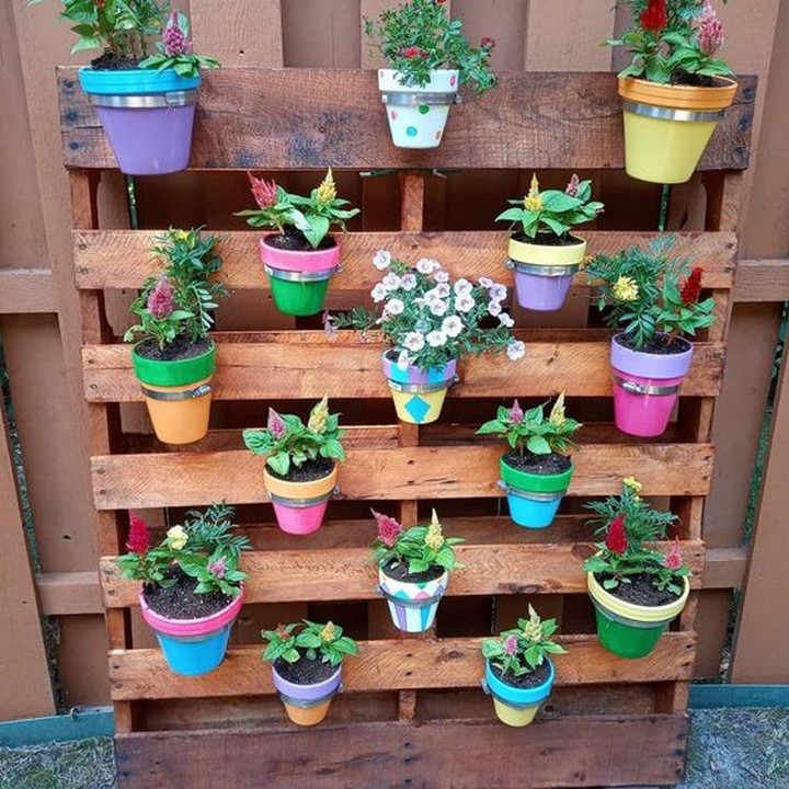 13 Inspiring DIY Pallet Garden Planter Ideas - Decomagz